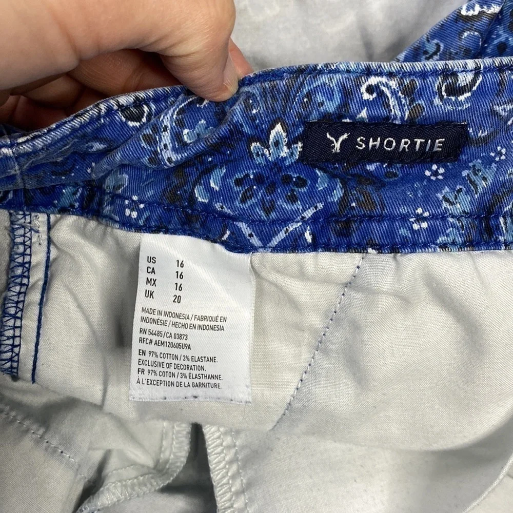 American Eagle Blue Paisley Stretch Shortie Shorts Size 14